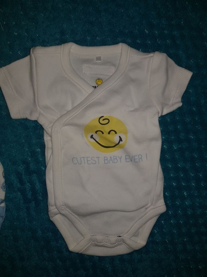 2 bodys manches courtes - photo numéro 2