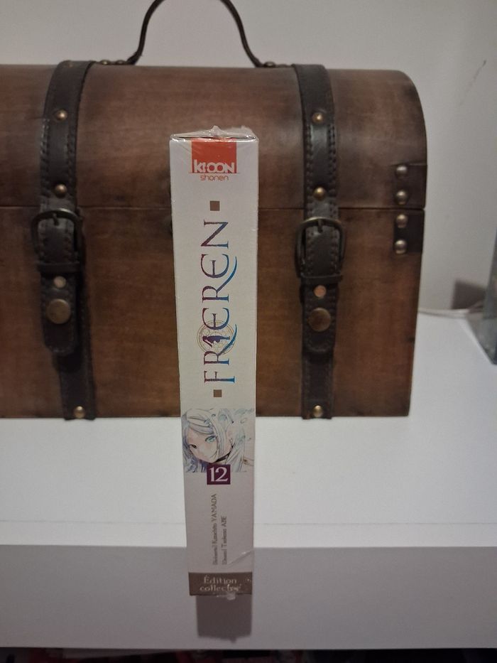 Manga Frieren tome 12 collector édition limitée - photo numéro 4