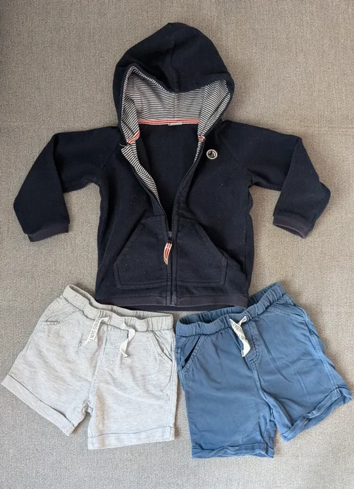 Lot 2 shorts et une veste Petit Bateau | 24 mois