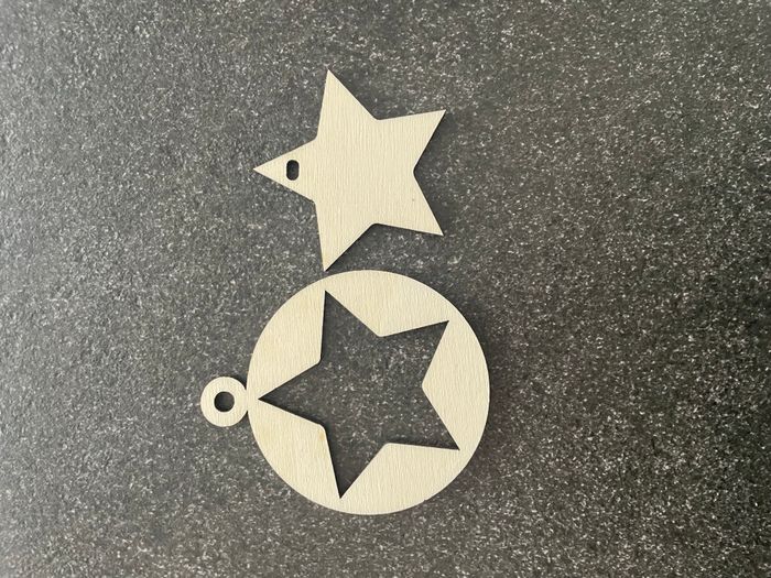 Boule de Noël personnalisable avec étoile détachable