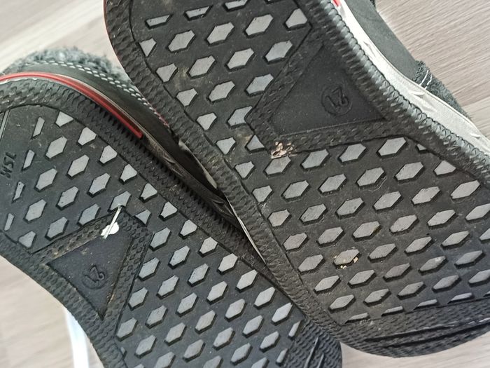 2 paires de chaussures garçons Pointure 20 et 21 - photo numéro 7