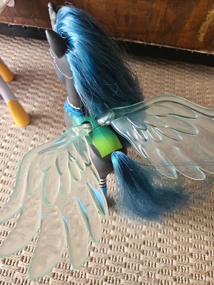 My little pony sonore et lumineux Queen chrysalis et princesse celestia - photo numéro 9