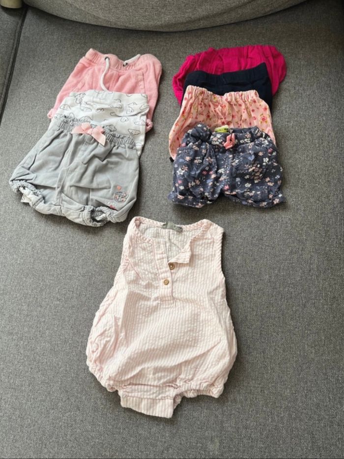 Lot de 7 shorts + une Combi 3 mois