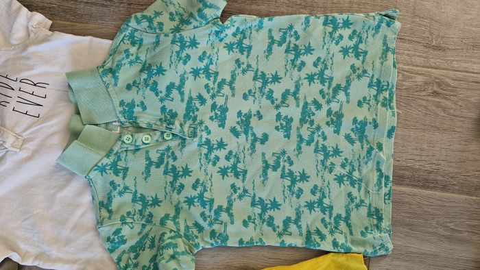 Lot de 6 tee shirts manche courtes. Taille 5 ans. - photo numéro 2