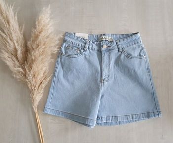 Short en Jean taille 36 vendu seul