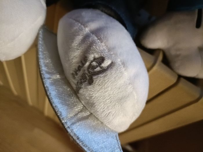 DEUX PELUCHES MICKEY ET MINNIE PATINEUR DISNEY - photo numéro 4