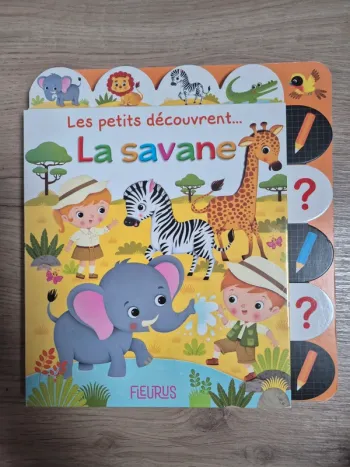 Livre Les Petits découvrent