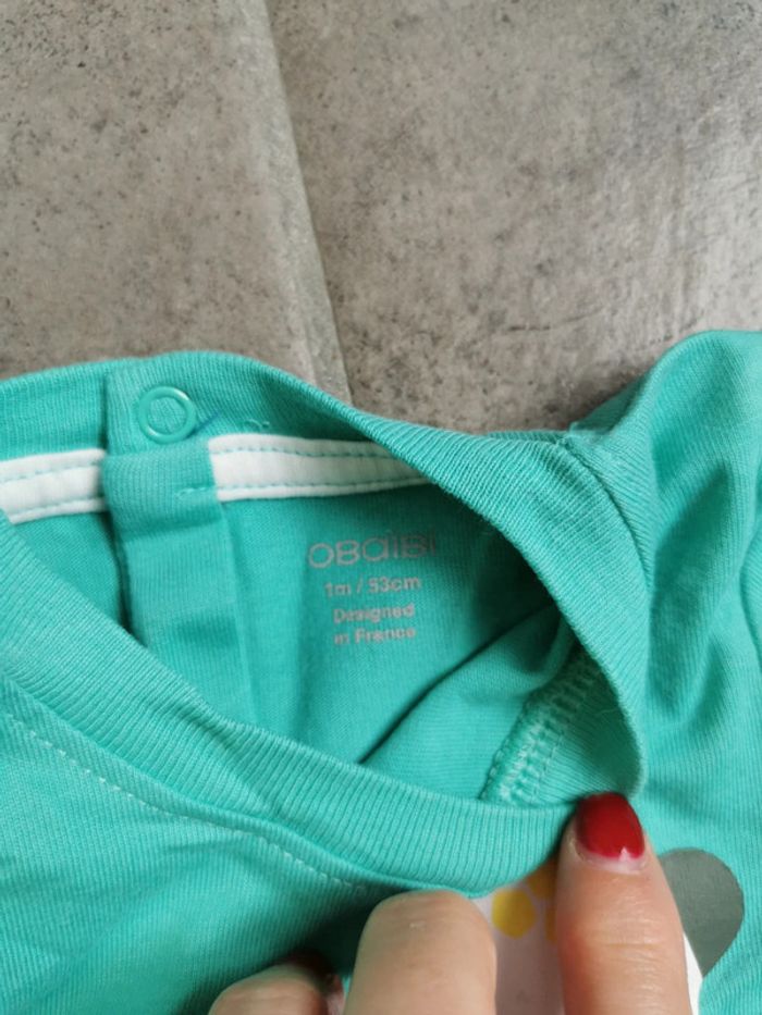 Tee-shirt manches courtes 1 mois neuf - photo numéro 2