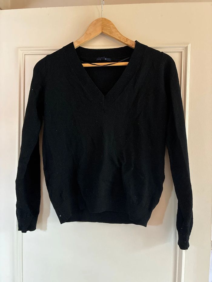 Pull noir