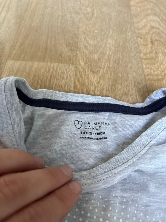 Pyjama short Primark taille 4/5 ans - photo numéro 2