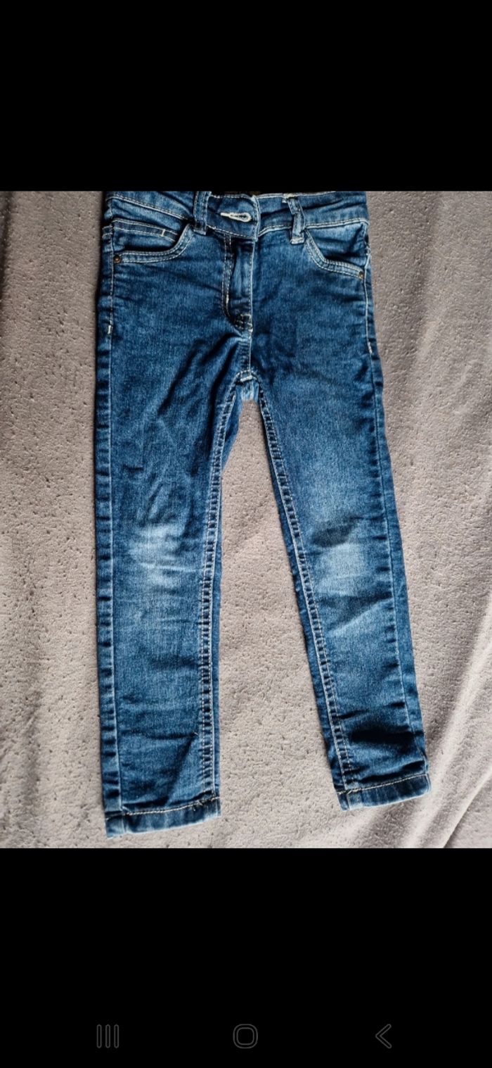 Lot 5 jeans fille 3 à 5 ans - photo numéro 3