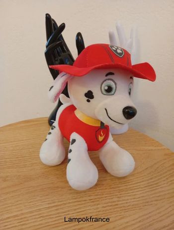 Peluche chien Marcus dans les 25cm pat patrouille