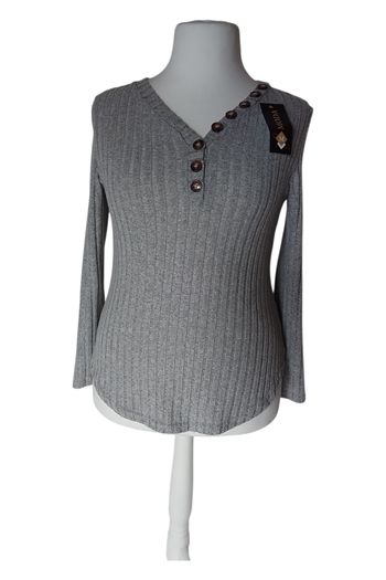 Pulle à manches longues avec bouton 