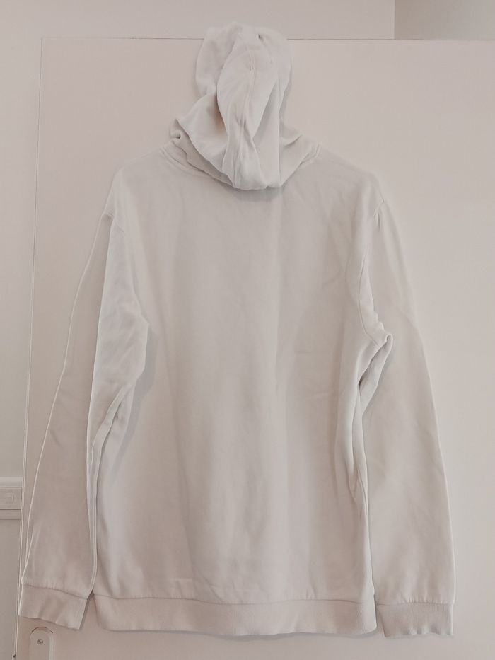 Sweat a capuche de la marque Kiabi taille M en excellent état - photo numéro 2