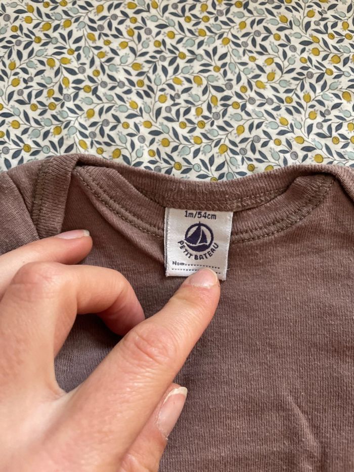 3 bodies Petit bateau 1 mois - photo numéro 2