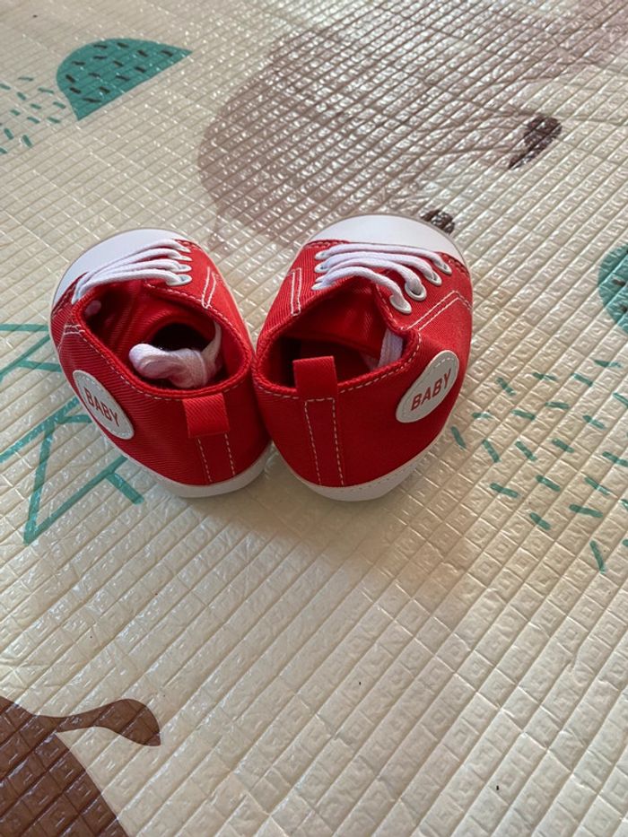Chaussons bébé rouge Taille 13 - photo numéro 2