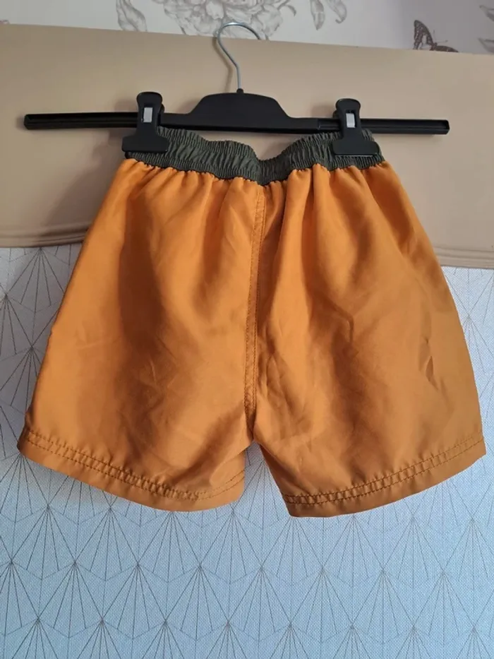 Short de bain garçon 5 ans jamais porté ttbe - photo numéro 4