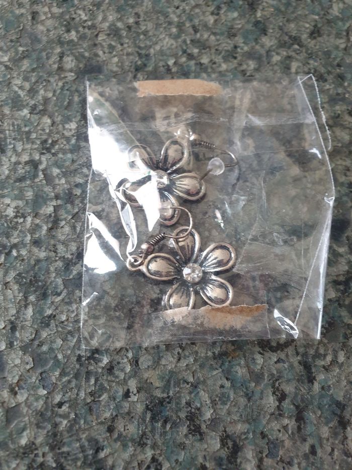 Boucles d'oreilles argente - photo numéro 3