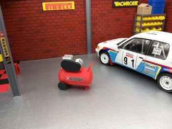 Compresseur pour diorama 1/18.