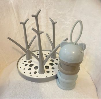 égouttoir à biberons + boîte à poudre de lait