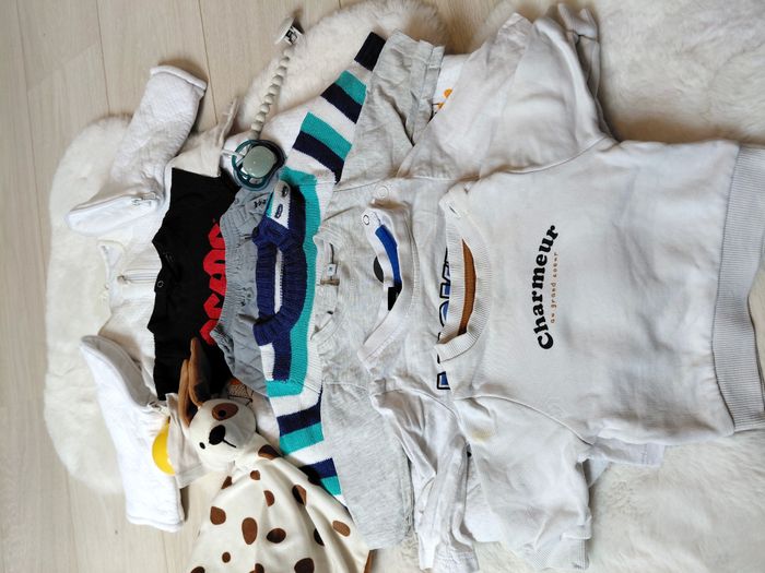 Lot garçon 1 mois – 7 articles – mini prix !