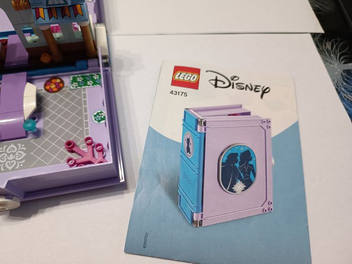 Lego 43175 Les aventures d'Anna et Elsa dans un livre - photo numéro 3