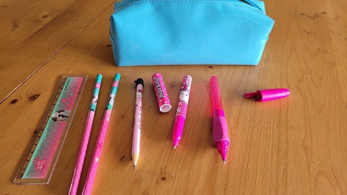 Trousse + stylos - photo numéro 5