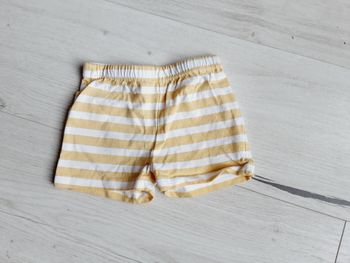 Vêtement bébé fille short rayé jaune et blanc Tex baby 9 mois