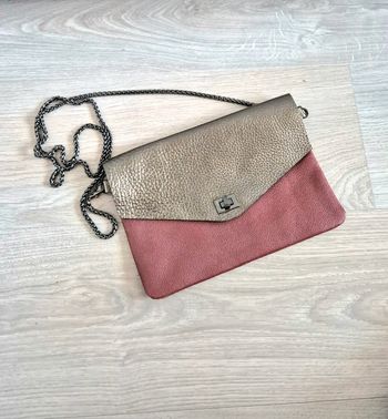 Sac pochette en cuir atelier patine