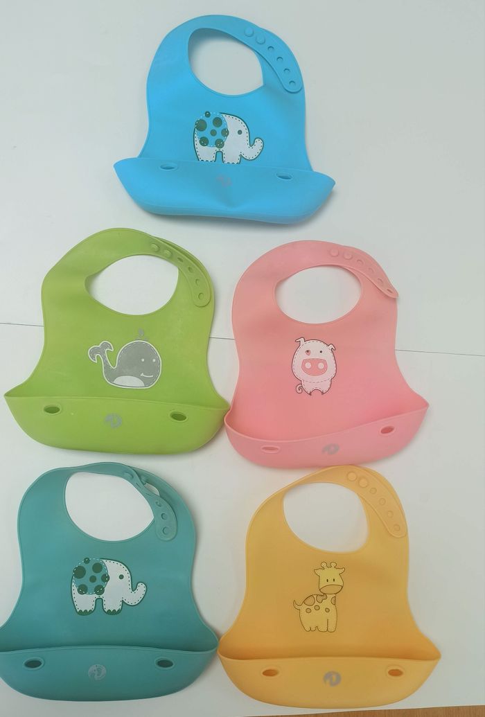 5 bavoirs silicone 100% souple avec fermoir - photo numéro 2