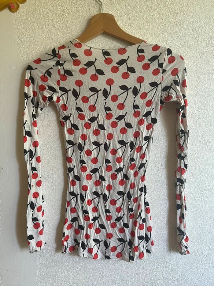 Top manches longues motifs cerises moulant 34 - photo numéro 4