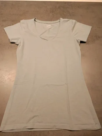 Vends tee-shirt Zeeman taille 36 .