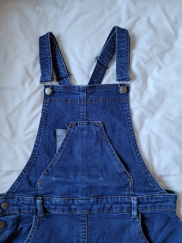 Salopette en jeans - photo numéro 2