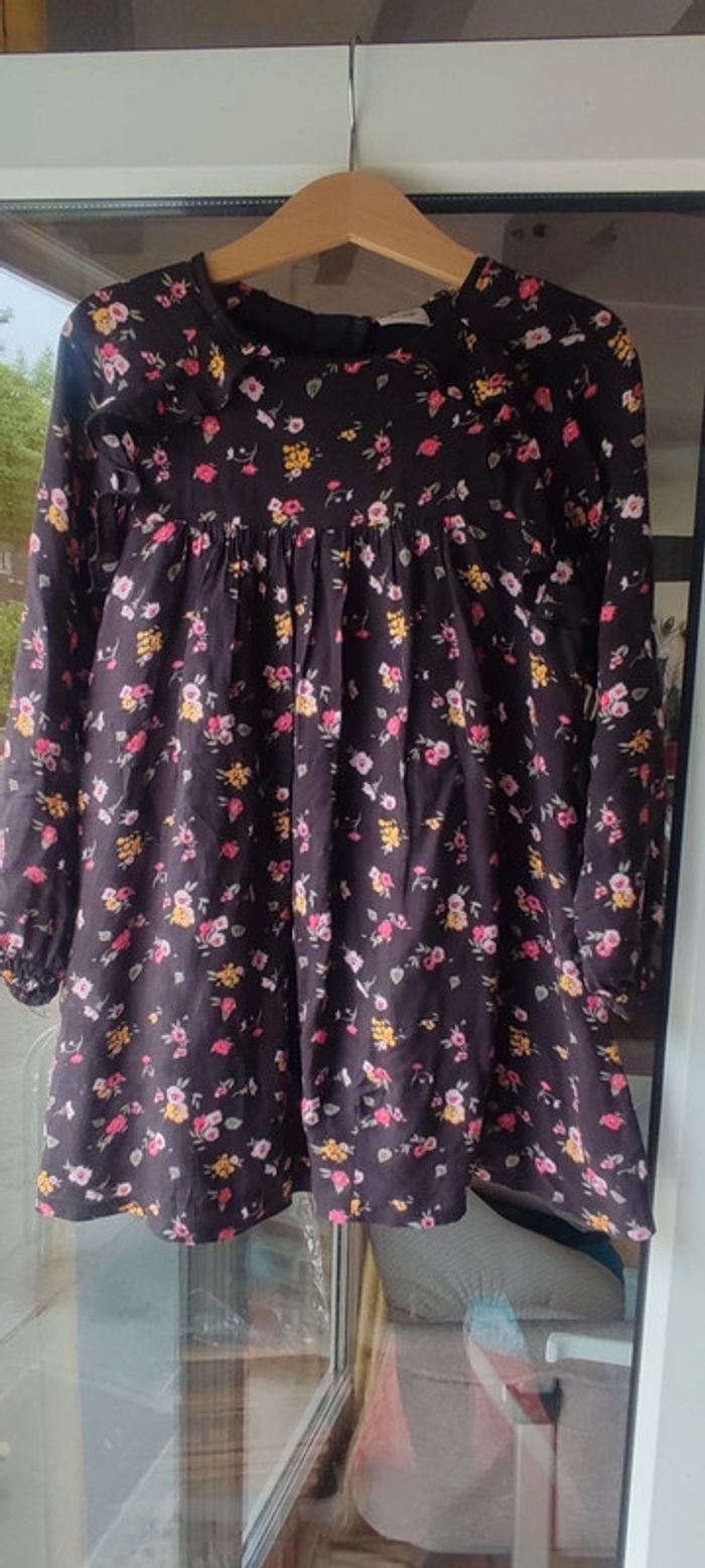 Jolie robe fluide à fleurs 6ans