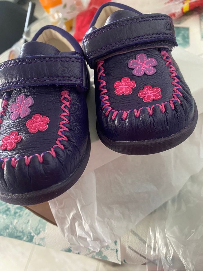 Chaussure bebe clarks  pointure 20 neuve - photo numéro 2