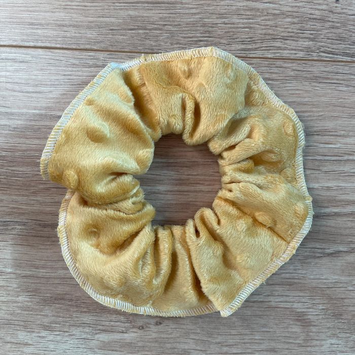 chouchou scrunchie jaune moutarde - photo numéro 2