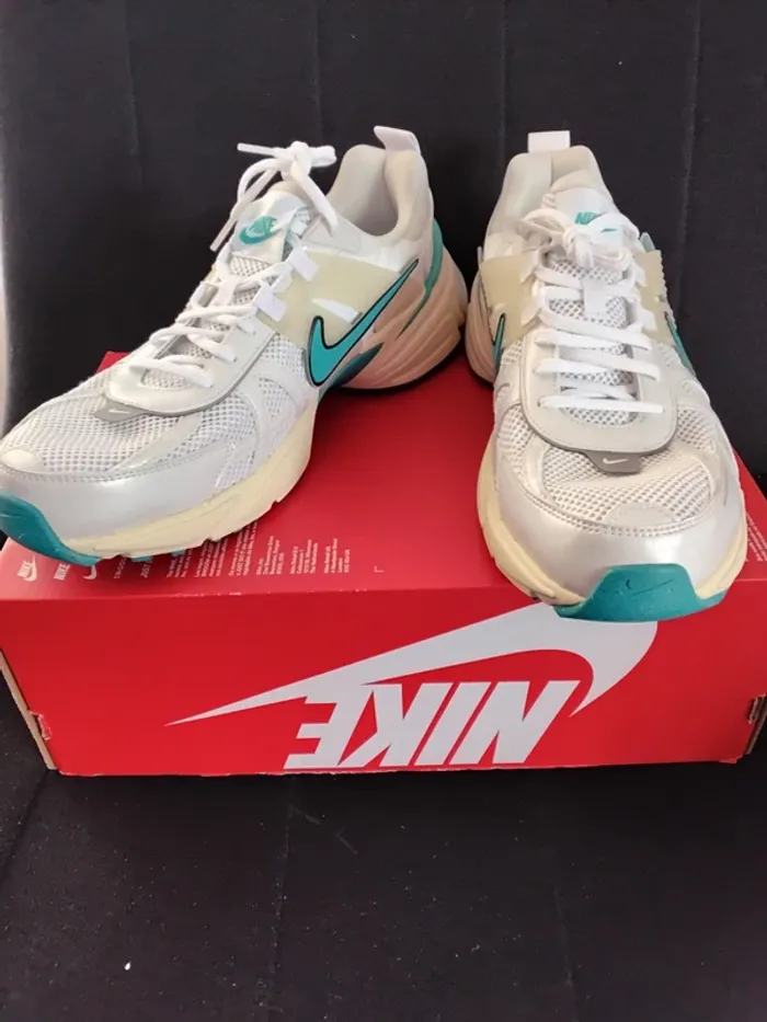Baskets Nike V2K Run - photo numéro 3