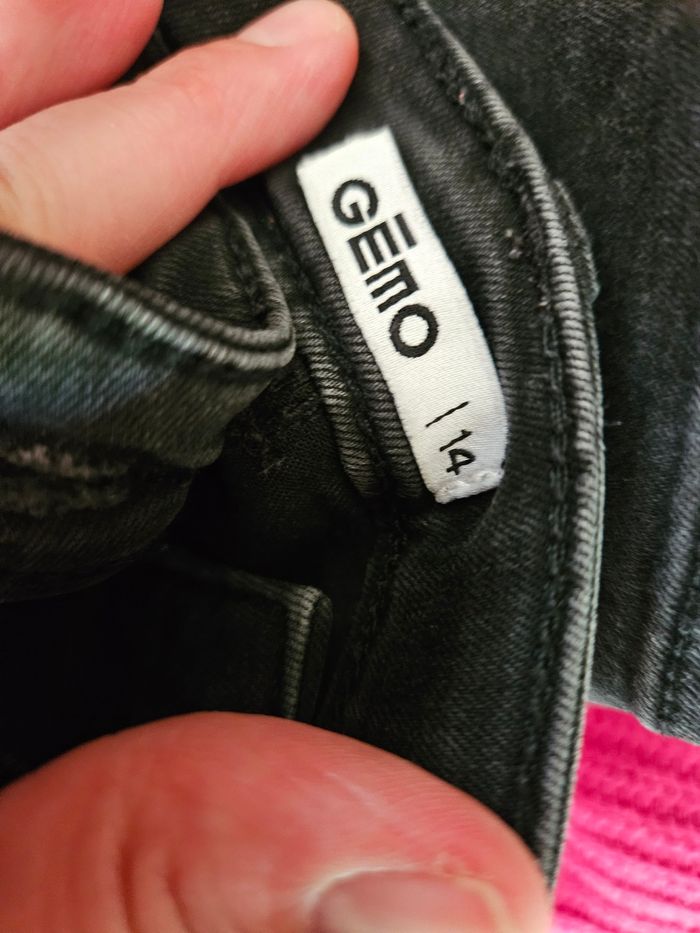 Jean noir 14ans - photo numéro 3