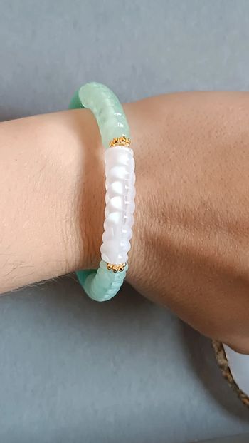 Joli bracelet en perles tubes acrylique