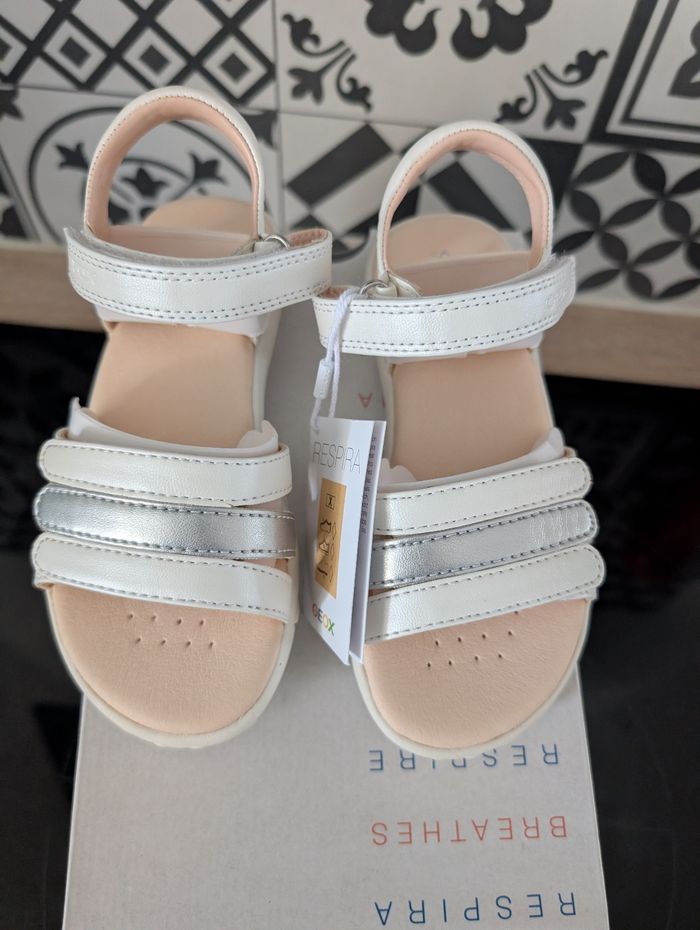 Sandales d'été fille. Taille 27. Neuf. Geox - photo numéro 3