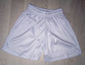 Short en nylon blanc 
T. 6 ans