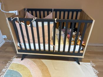 Chambre bébé complète Sauthon New York bois : lit, armoire, commode et table à langer