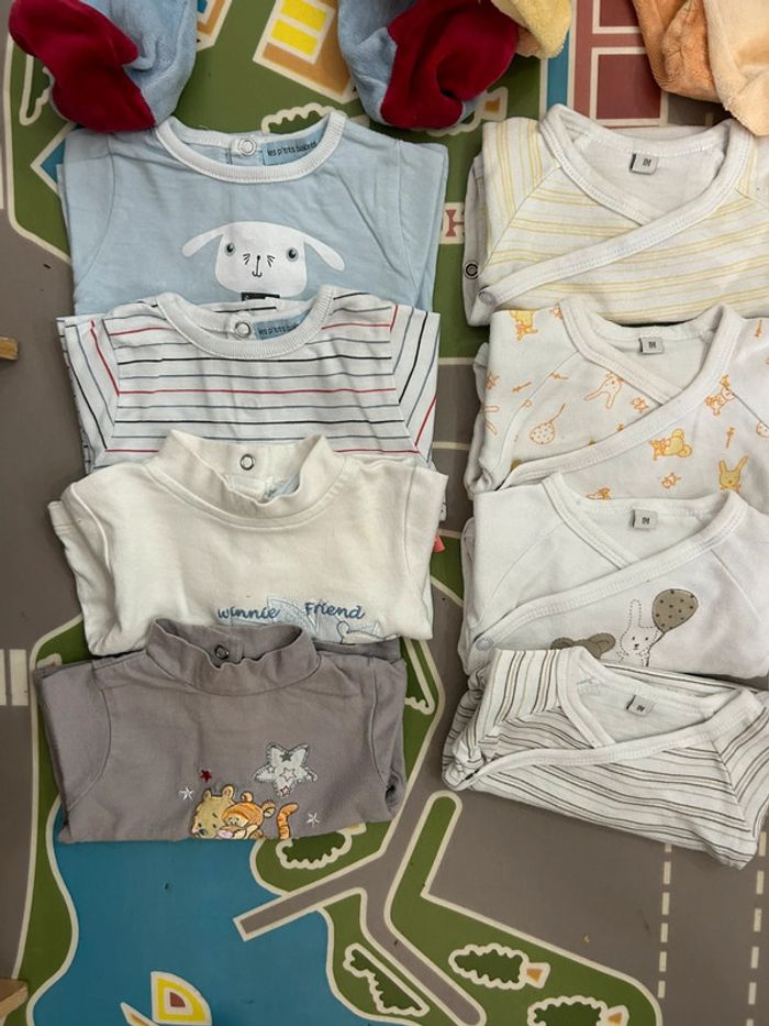 Lot de 22 vêtements en 1 mois - photo numéro 3