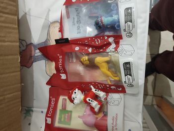 Lot 4 tonies réservé