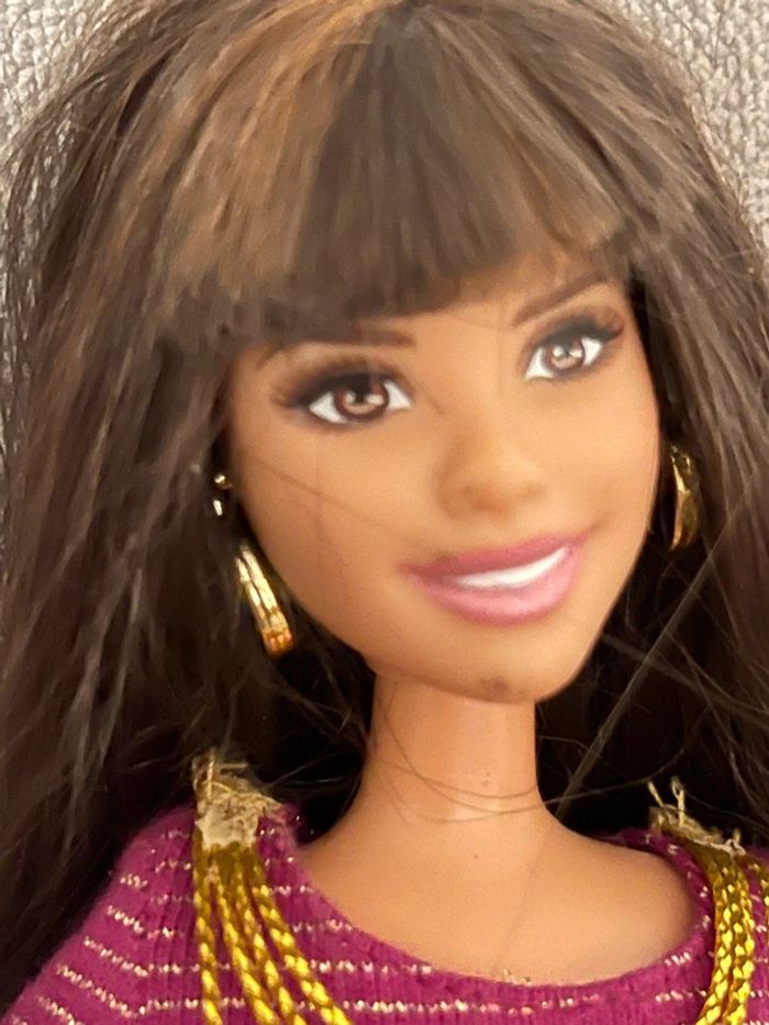 poupée Barbie brune et mate - photo numéro 4