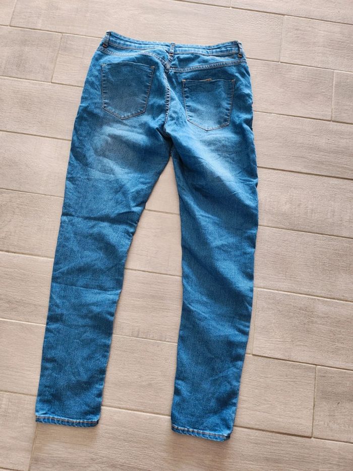 Jean bleu kiabi taille 40 skinny fit en très bon état - photo numéro 2