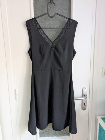 Robe noir camaïeu dos nus taille 36 s