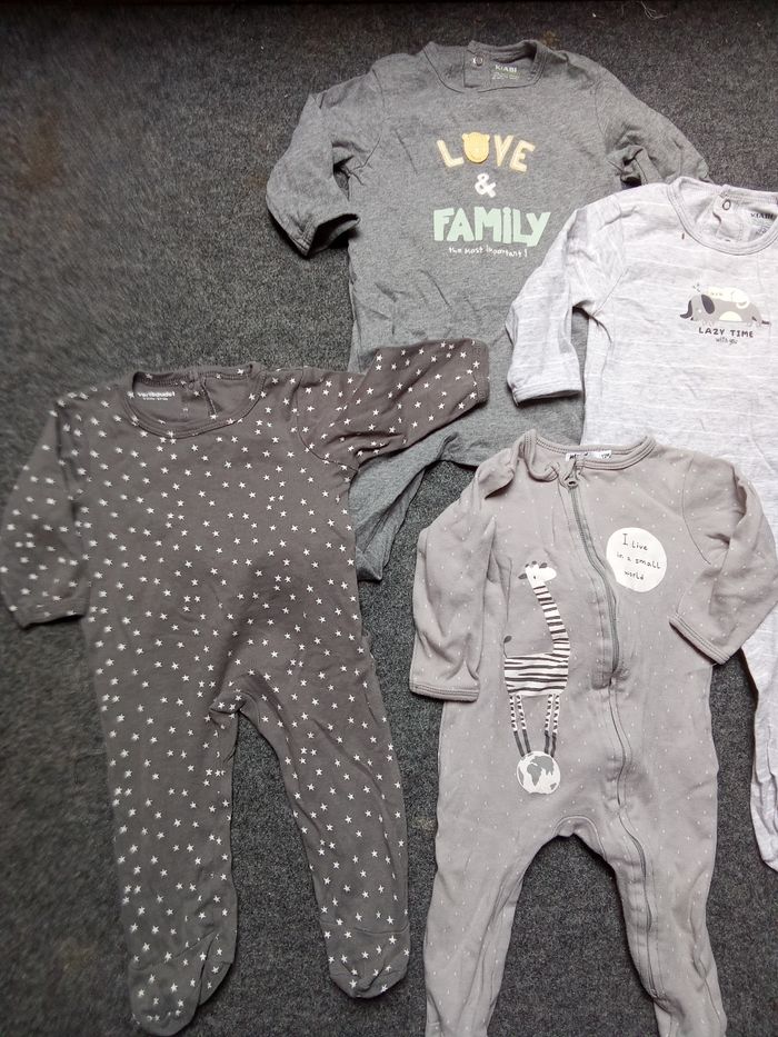 Lot de 5   pyjamas  en coton, mi saison, automne garçon  12 mois, Kiabi, gris, blanc, motif - photo numéro 2