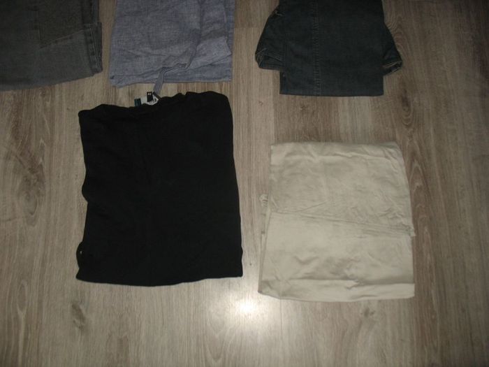 LOT DE 7 VÊTEMENTS DE GROSSESSE - TAILLE 42 - n°04 - photo numéro 4