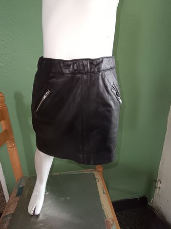 Jupe en simili cuir noir
